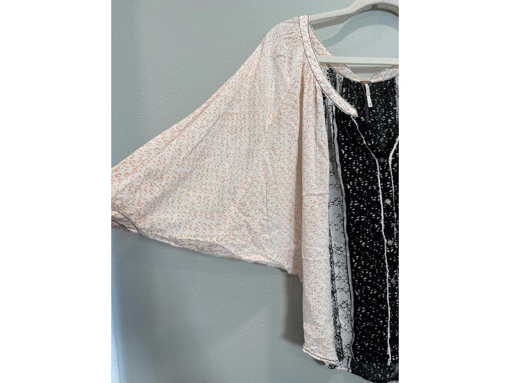 Free People "Days Of Romance" Peasant Print Blouse - NWOT Women's XS - Picture 3 of 5